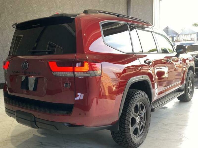 LAND CRUISER