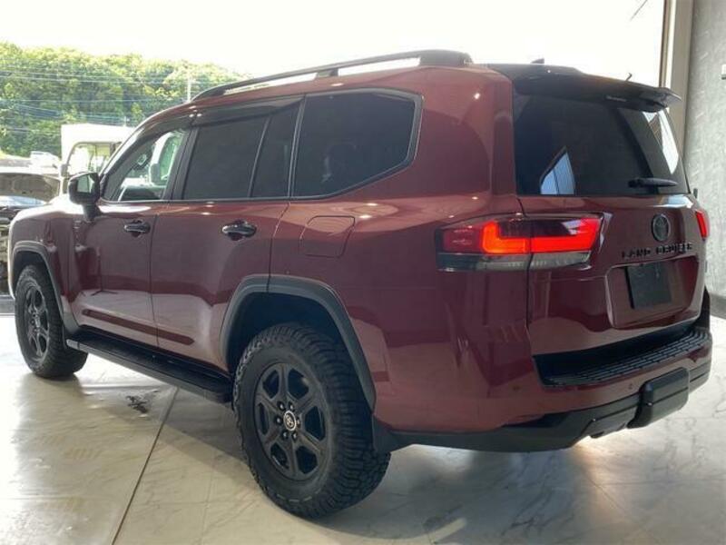 LAND CRUISER