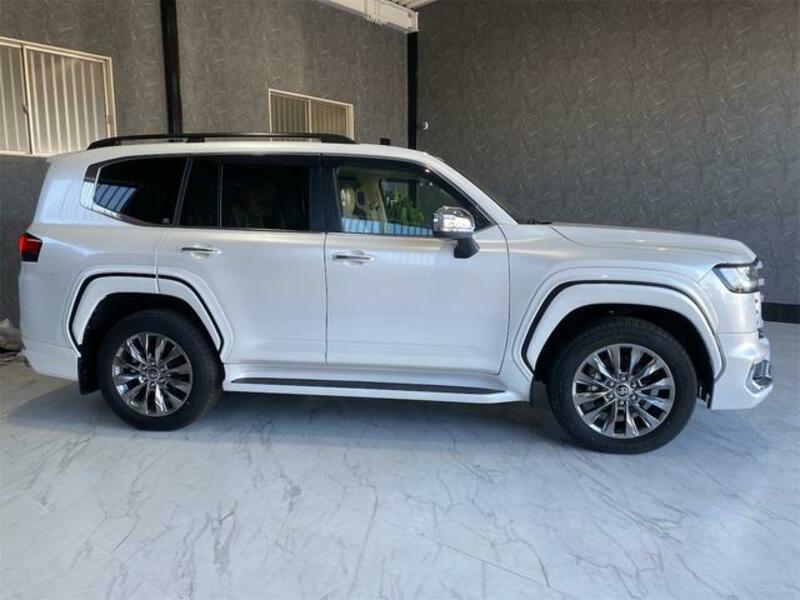 LAND CRUISER