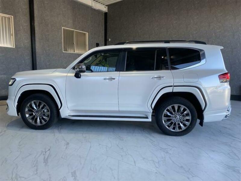 LAND CRUISER
