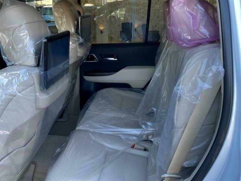 LAND CRUISER