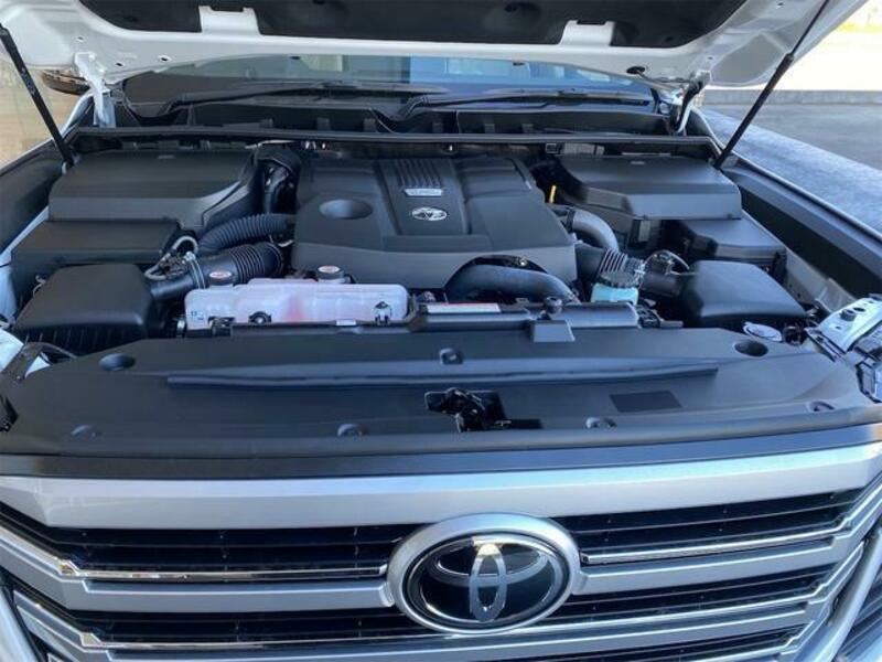 LAND CRUISER