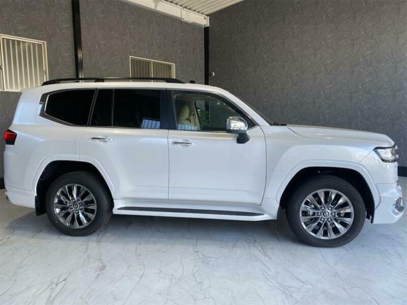 LAND CRUISER