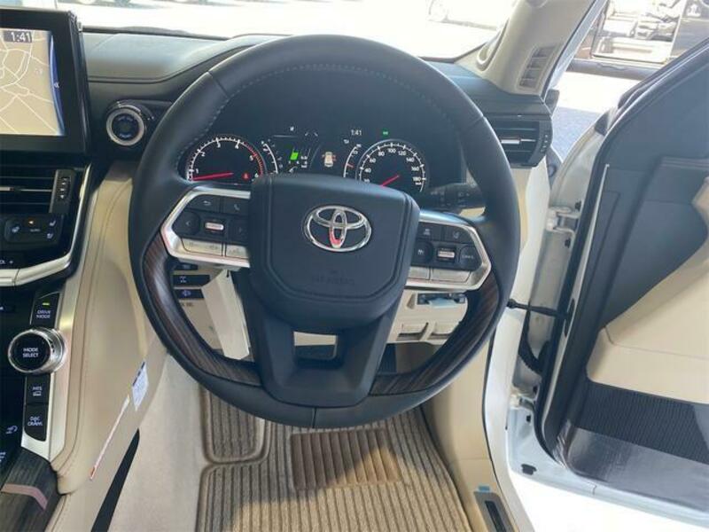 LAND CRUISER