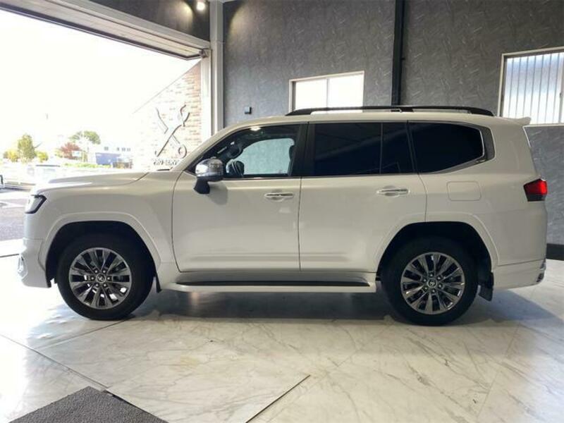 LAND CRUISER