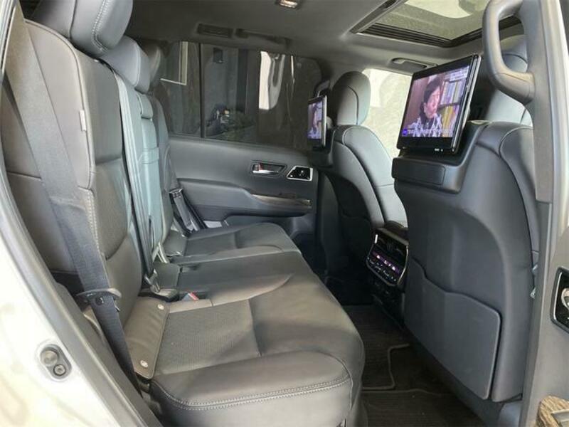 LAND CRUISER