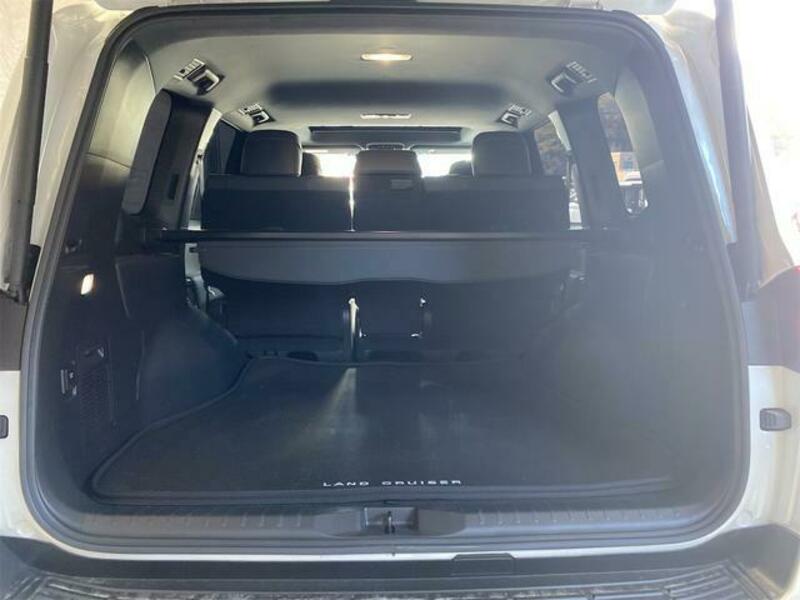 LAND CRUISER