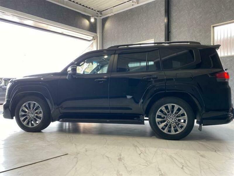 LAND CRUISER