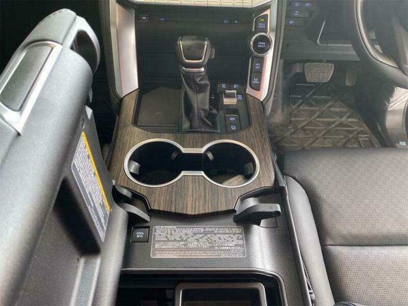 LAND CRUISER