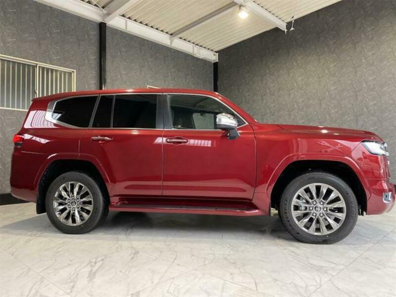 LAND CRUISER
