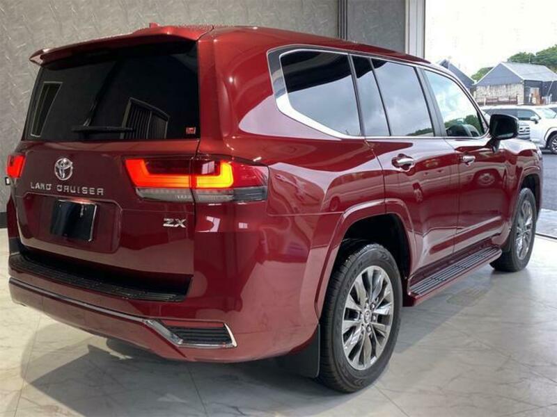 LAND CRUISER