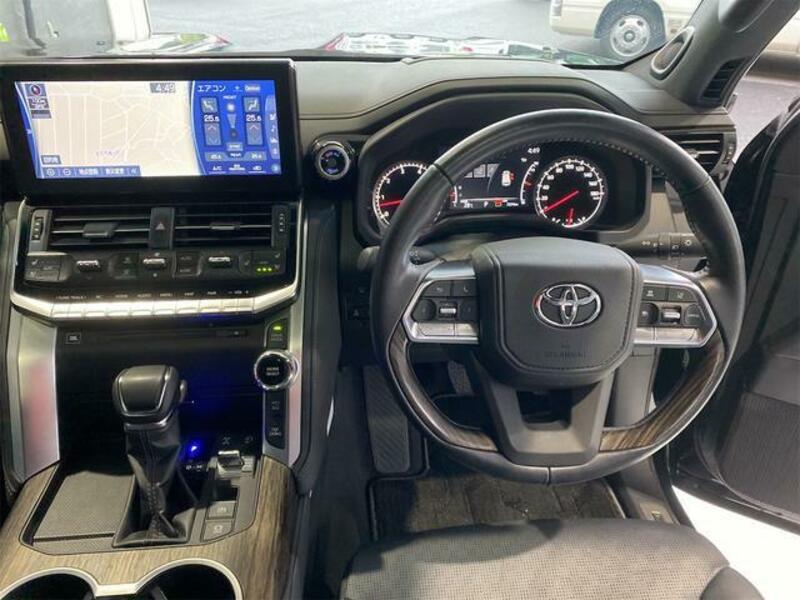 LAND CRUISER