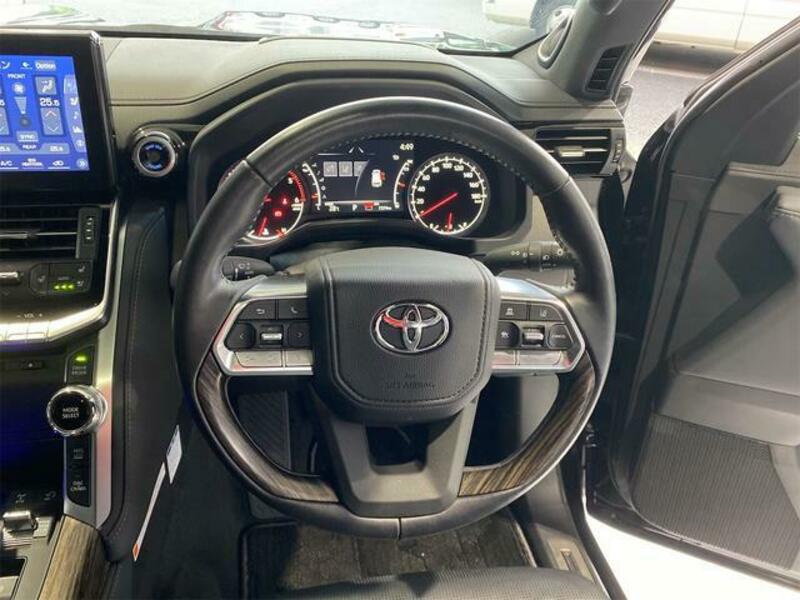 LAND CRUISER