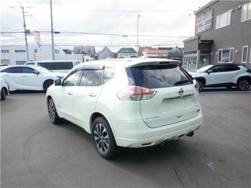 X-TRAIL