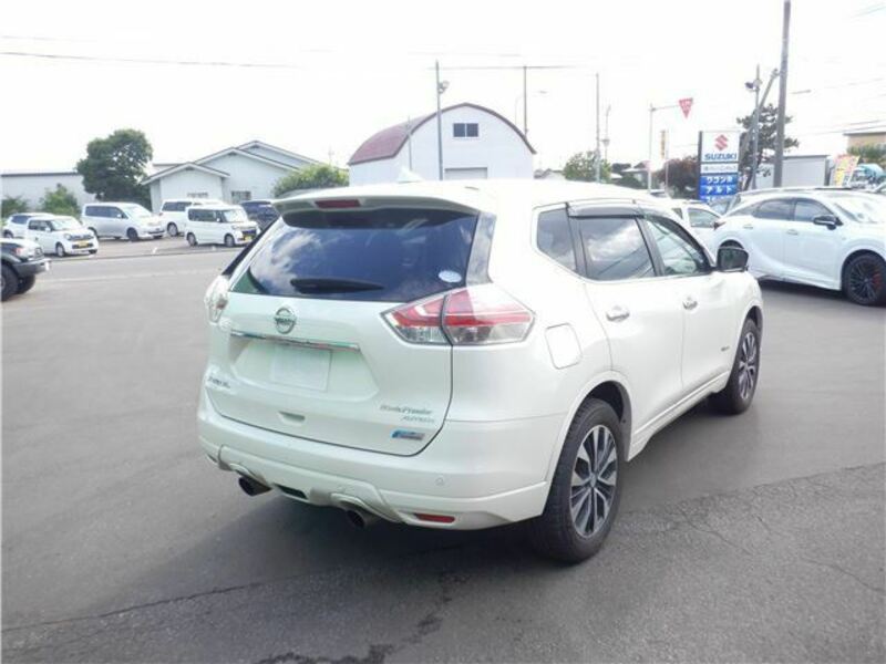 X-TRAIL