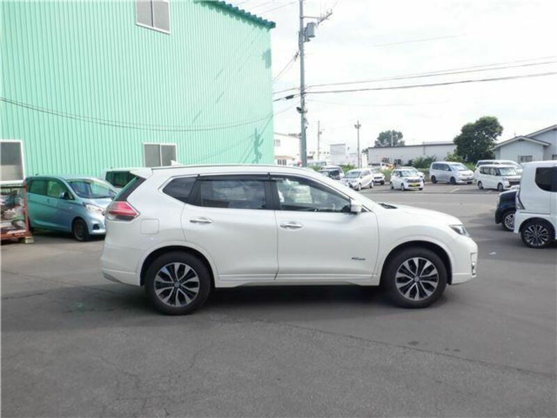 X-TRAIL