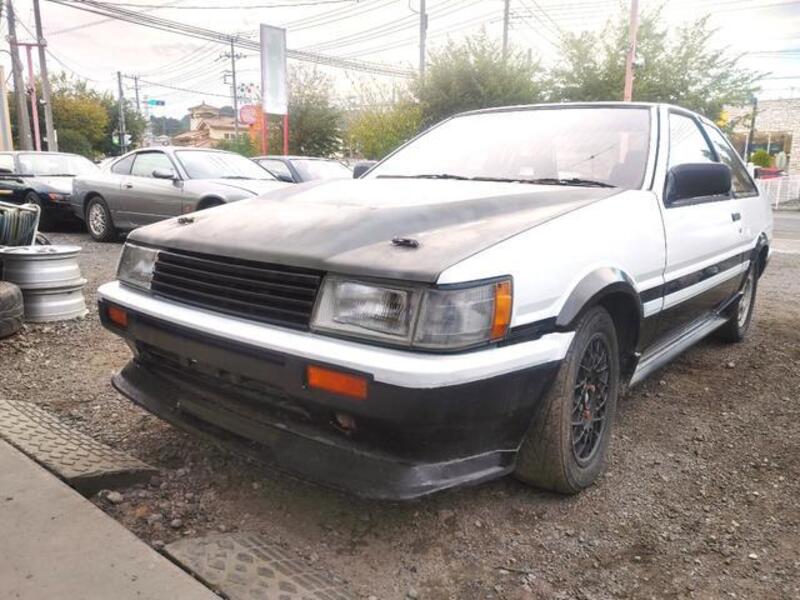 COROLLA LEVIN