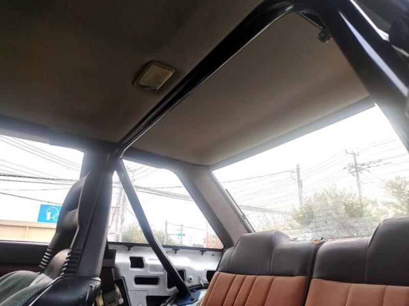 COROLLA LEVIN