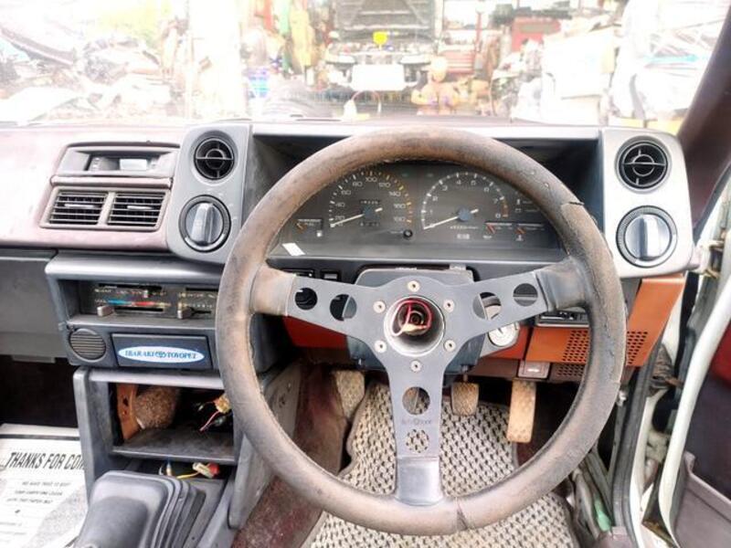 COROLLA LEVIN