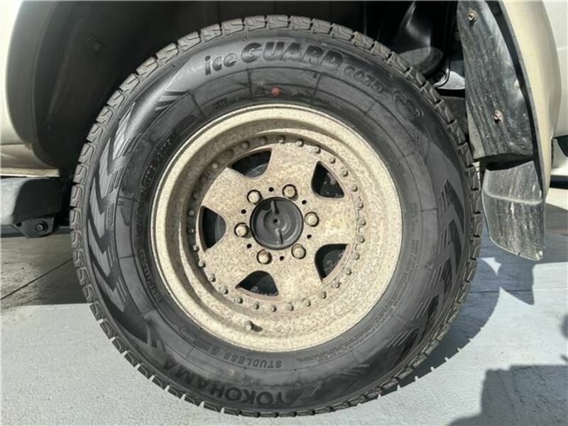 HILUX SURF