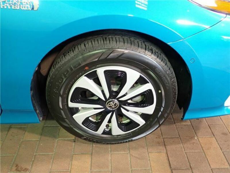 PRIUS PHV