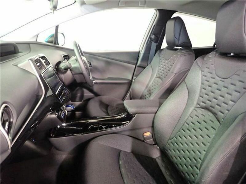PRIUS PHV