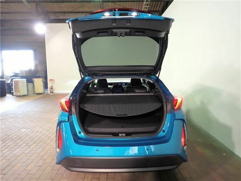 PRIUS PHV