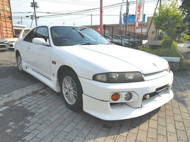 NISSAN SKYLINE
