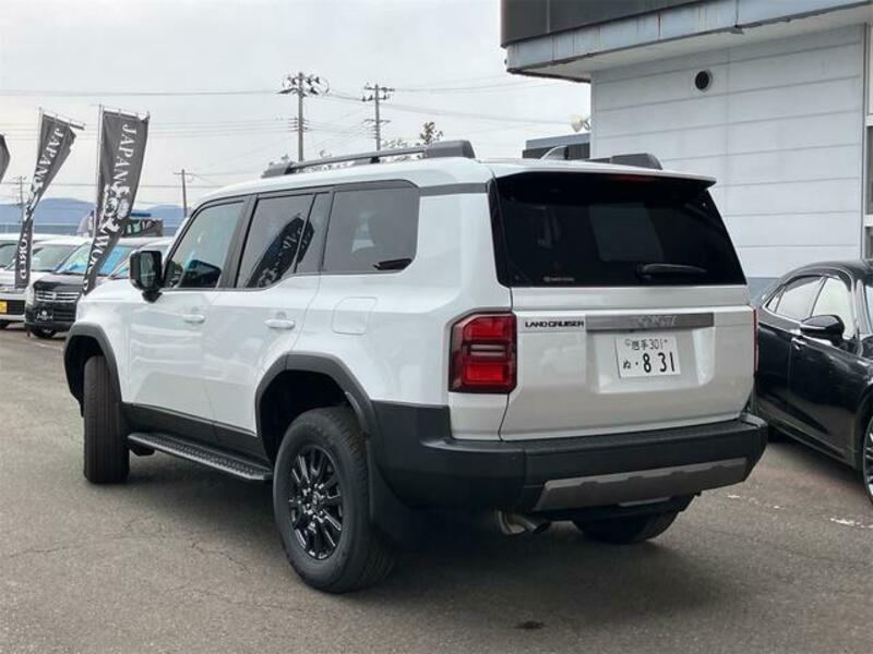 LAND CRUISER 250