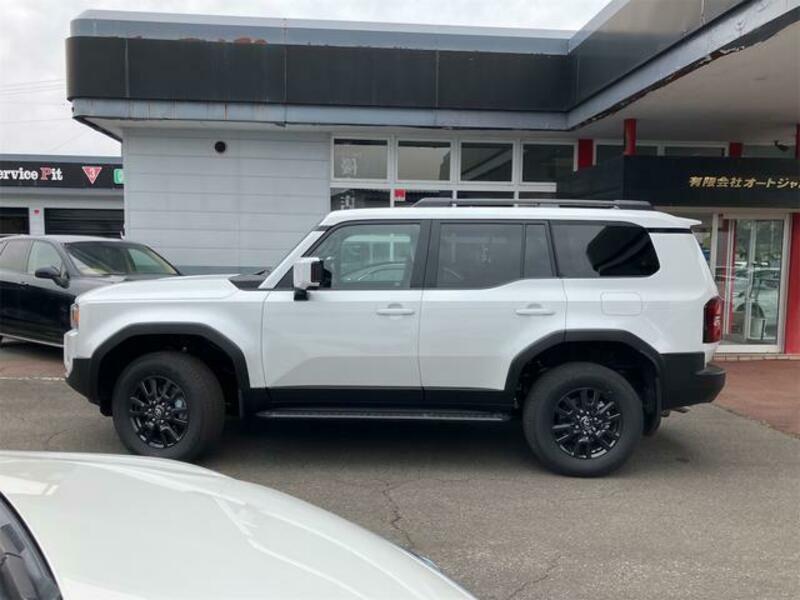 LAND CRUISER 250