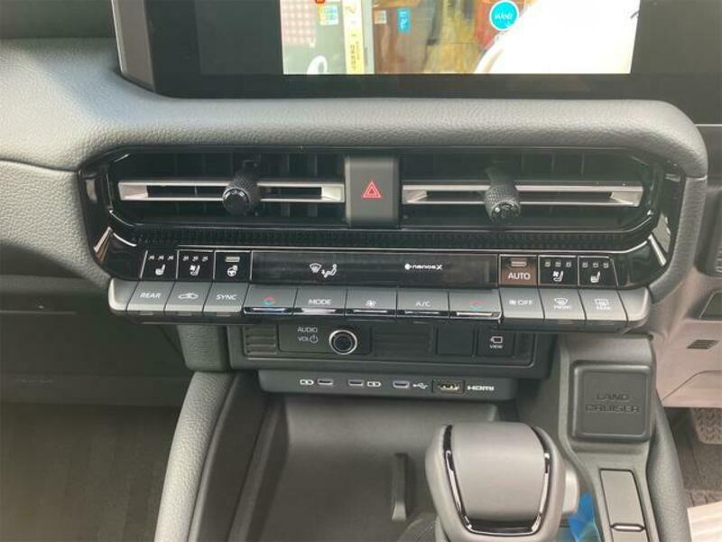 LAND CRUISER 250