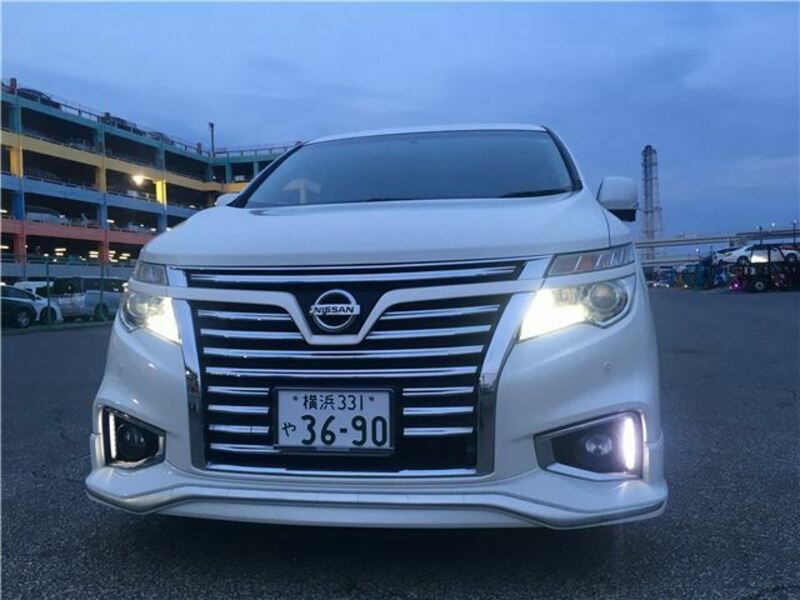 NISSAN ELGRAND