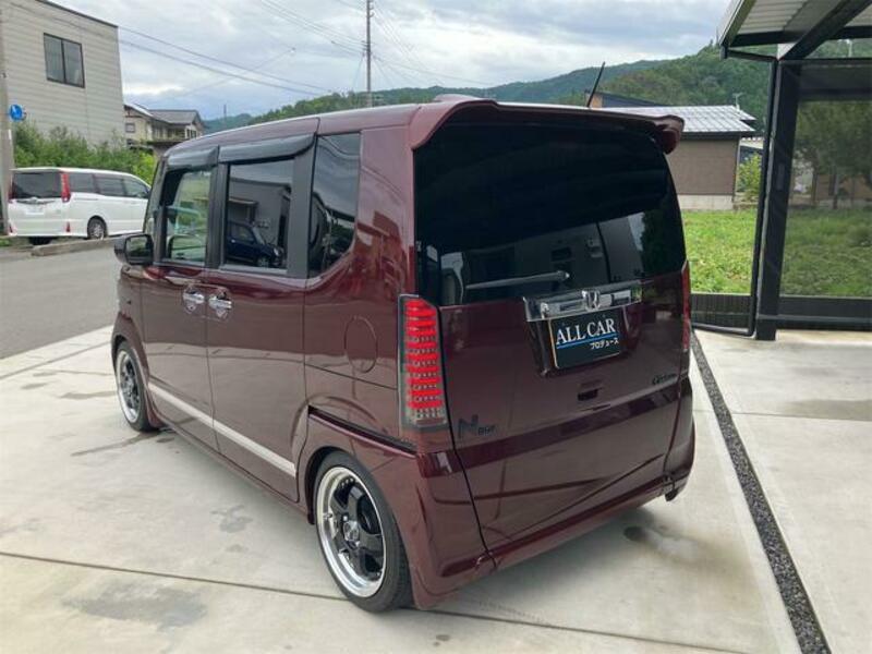 N BOX CUSTOM