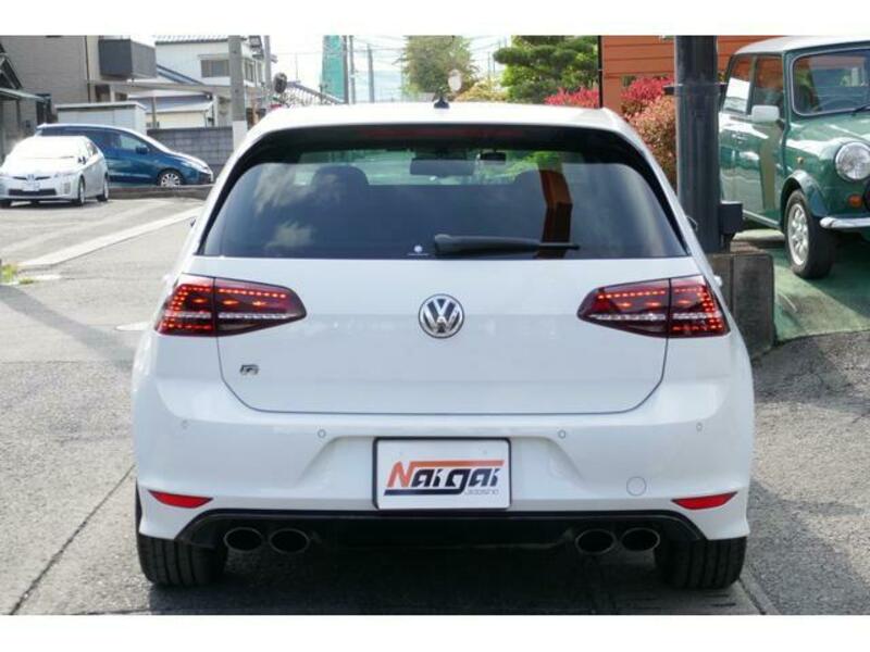 GOLF R