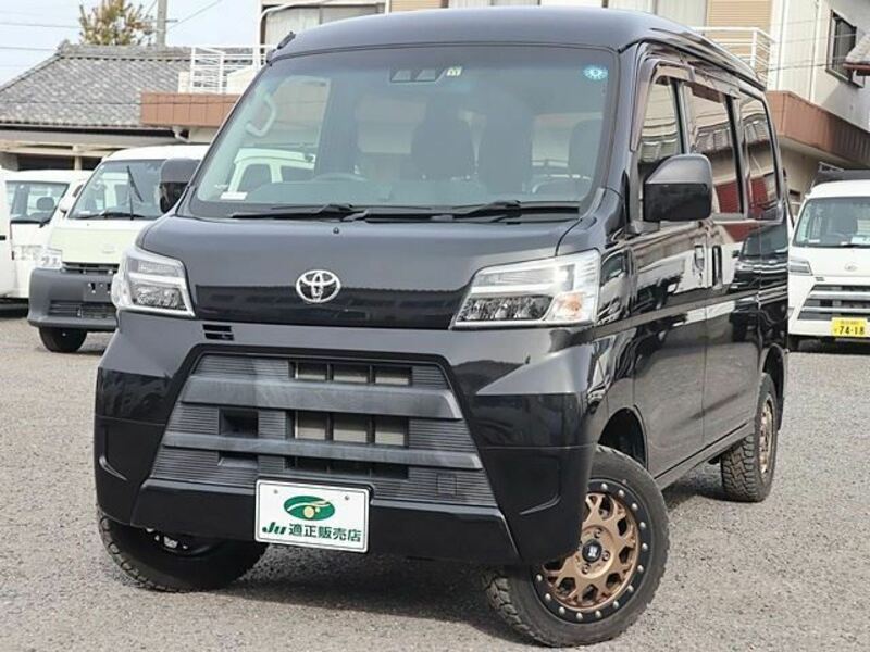 TOYOTA PIXIS VAN