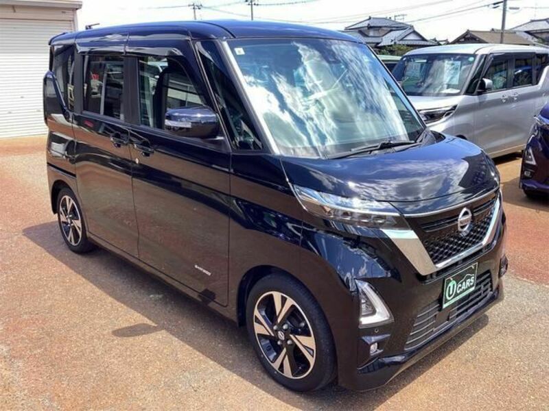 NISSAN ROOX