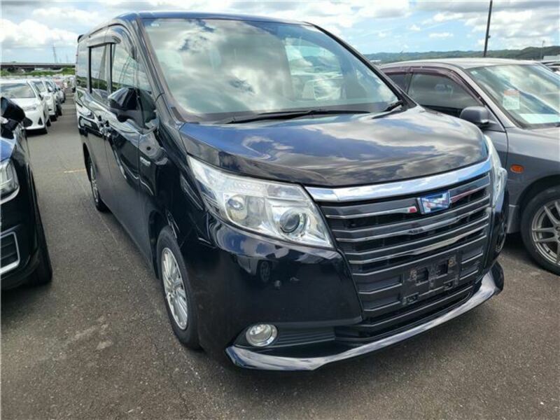 TOYOTA NOAH