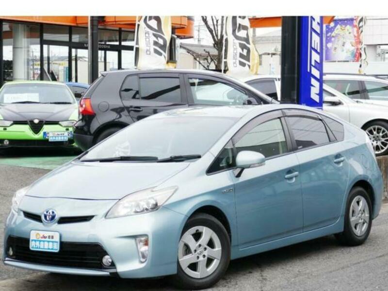 TOYOTA PRIUS