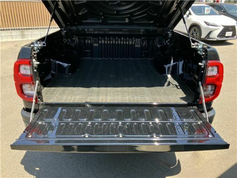 HILUX