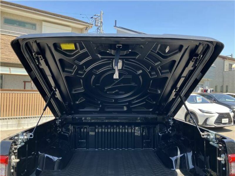 HILUX