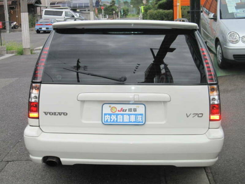 V70