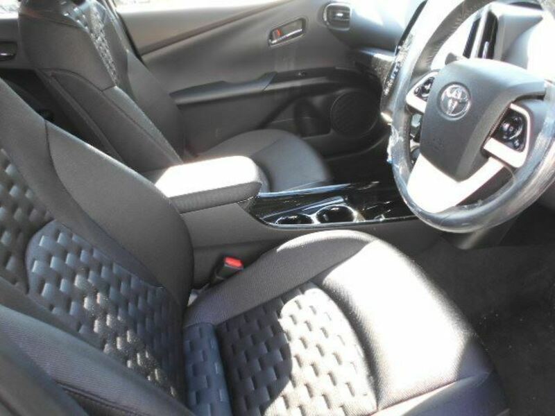 PRIUS PHV