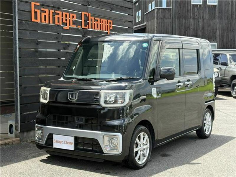 DAIHATSU WAKE