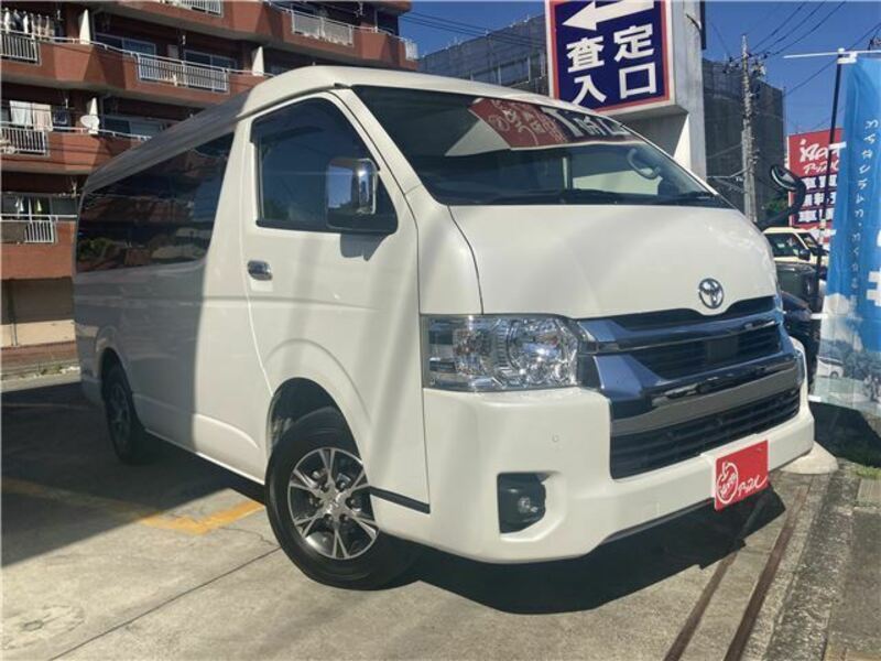 TOYOTA HIACE