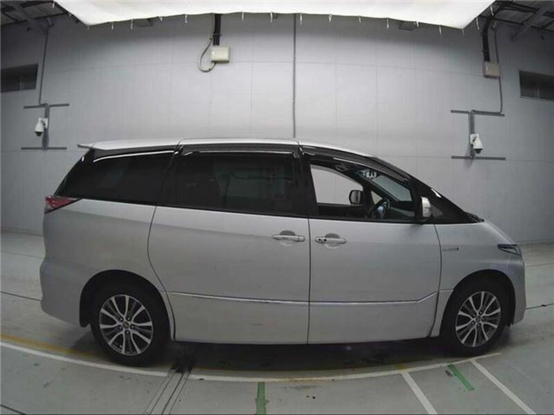 ESTIMA HYBRID