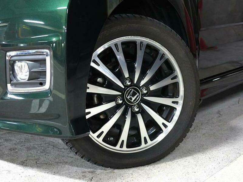N BOX CUSTOM
