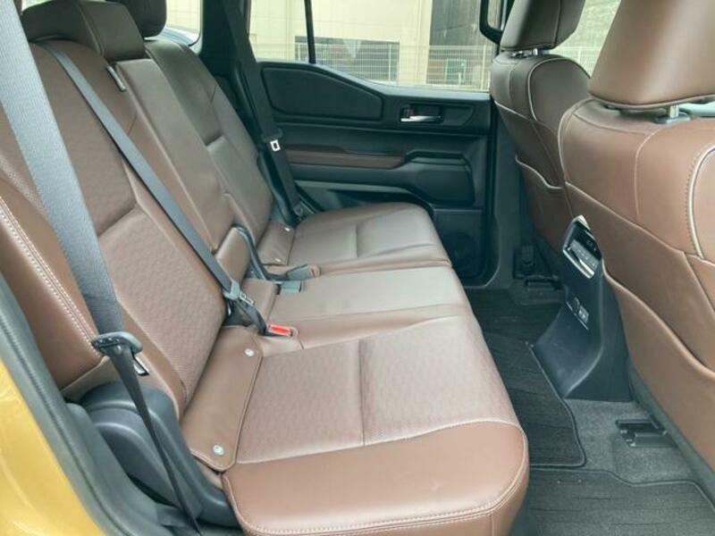 LAND CRUISER 250