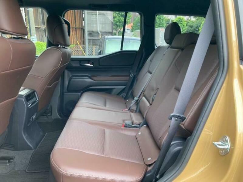 LAND CRUISER 250