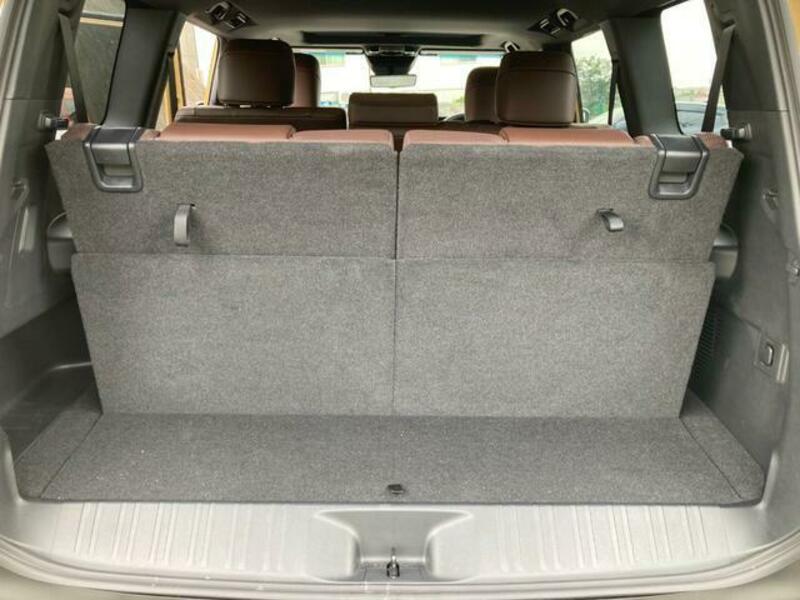 LAND CRUISER 250