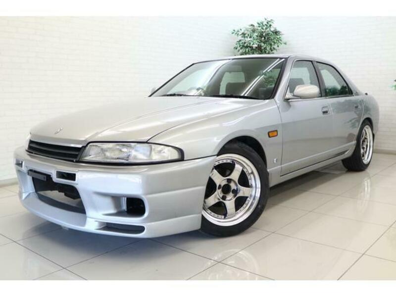 NISSAN SKYLINE
